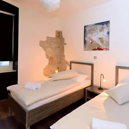 마몬토바 럭셔리 룸스 게스트하우스 4*