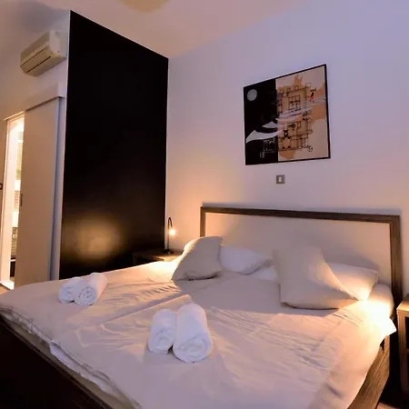 게스트하우스 마몬토바 럭셔리 룸스 4*