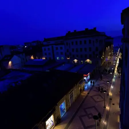 마몬토바 럭셔리 룸스 4*