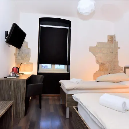 마몬토바 럭셔리 룸스 게스트하우스 4*