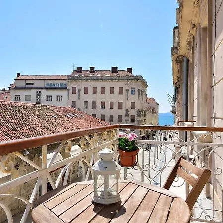 Marmontova Luxury Vendégház 4*