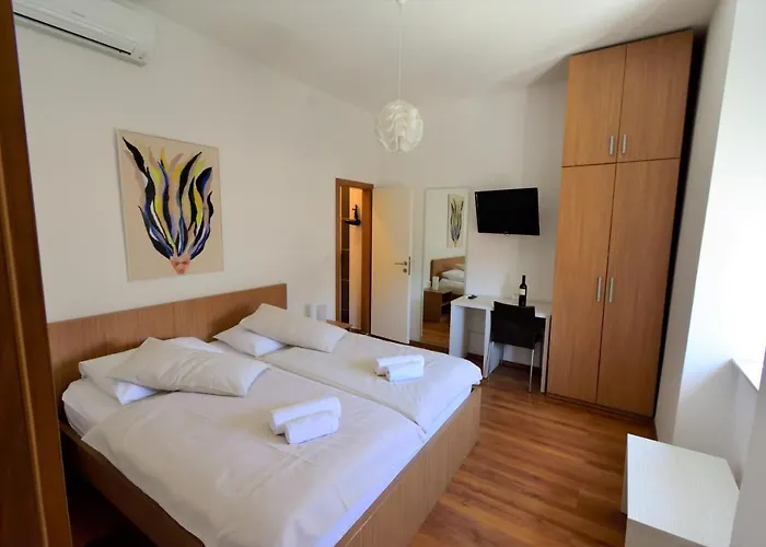 Guest house Marmontova Luxury 4*